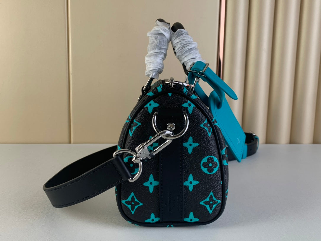 Bolsa de Viagem Couro Padrão Monograma Geométrico Marrom 25cm