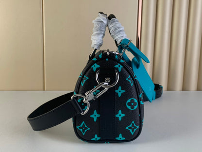 Bolsa de Viagem Couro Padrão Monograma Geométrico Marrom 25cm