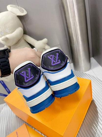 Tênis Couro Branco Detalhe Azul e Roxo