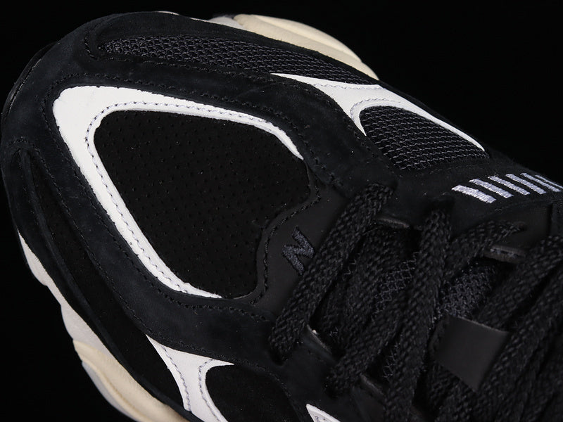 Tênis Runner Malha Preto Detalhe Branco