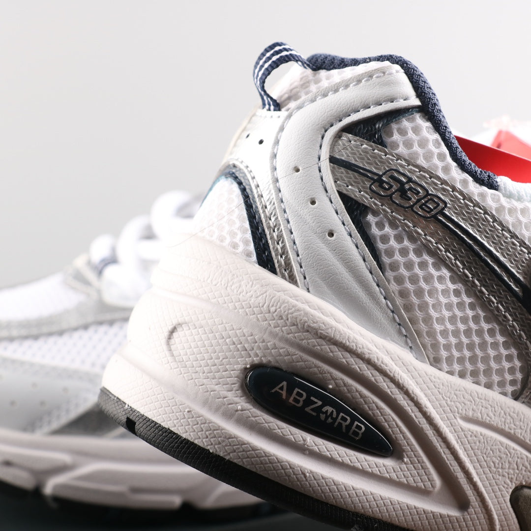 Tênis Runner Malha Branco Prata e Azul Marinho