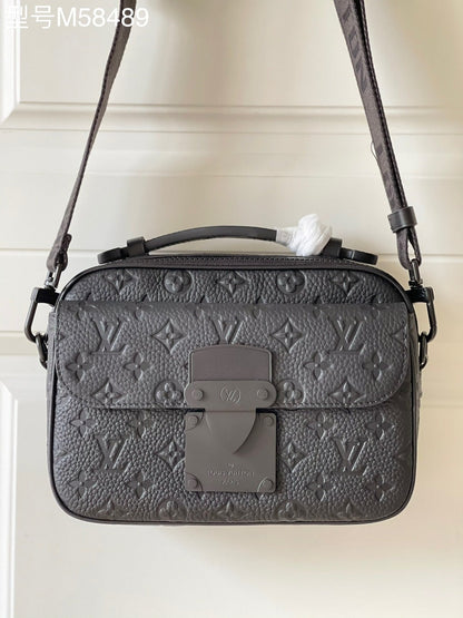 Bolsa Couro Preto Padrão Monograma Geométrico