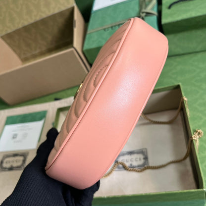 Bolsa Mini Couro Acolchoado Letras Entrelaçadas