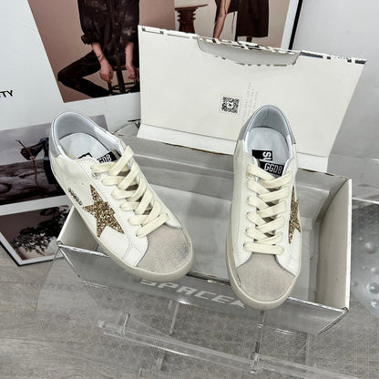 Tênis Couro Branco Estrela Lateral Dourada