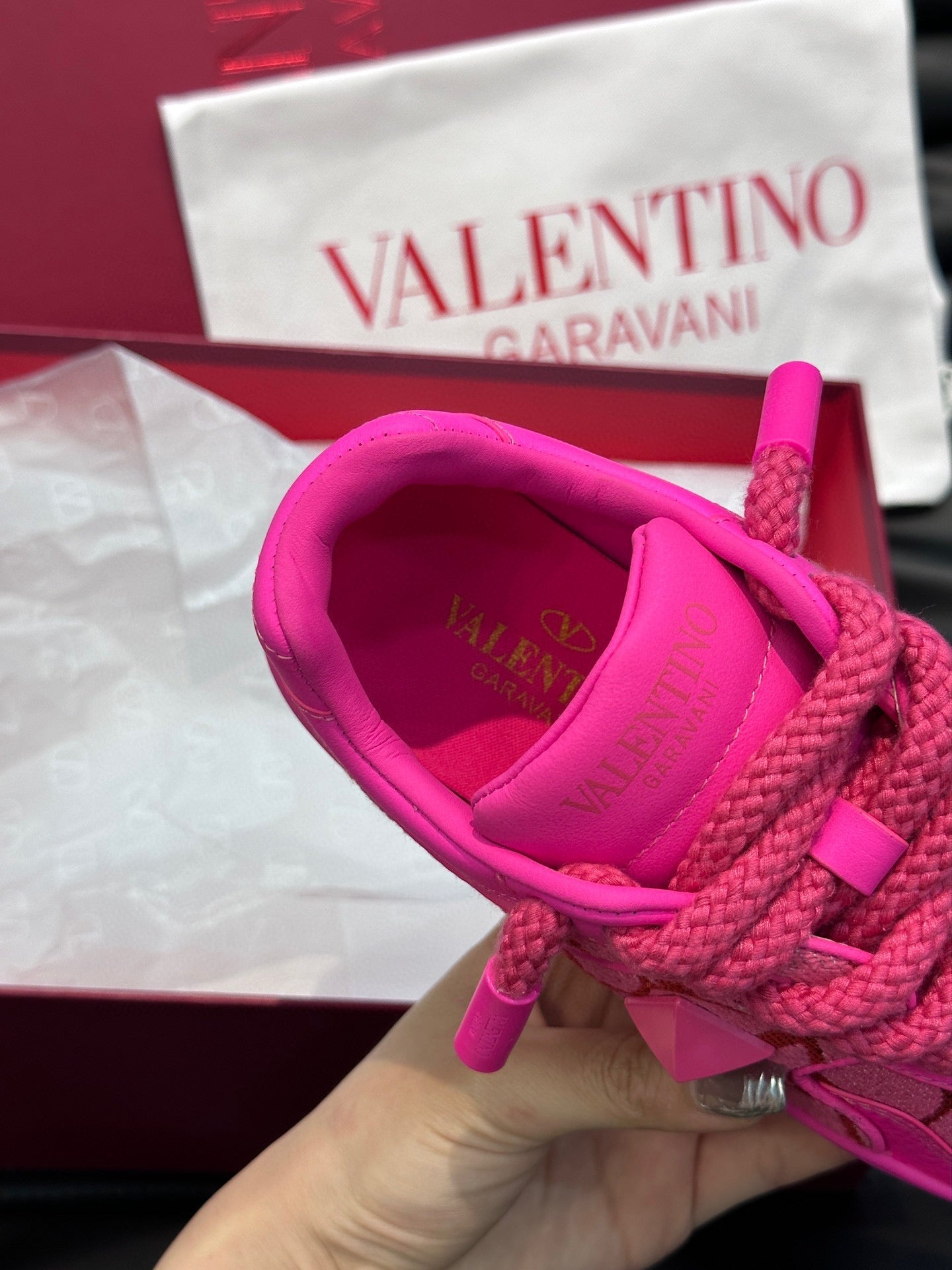 Tênis Couro Rosa Pérola Spike Frontal Prata
