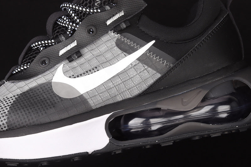 Tênis Runner Malha Preto Detalhes Brancos