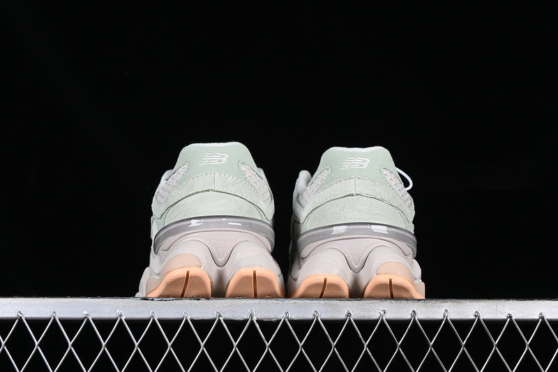 Tênis Runner Couro Cinza Prata Detalhes Verde Musgo