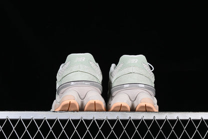 Tênis Runner Couro Cinza Prata Detalhes Verde Musgo