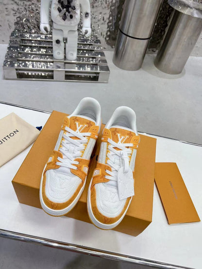 Tênis Cano Baixo Denim Amarelo Padrão Monograma Geométrico Branco