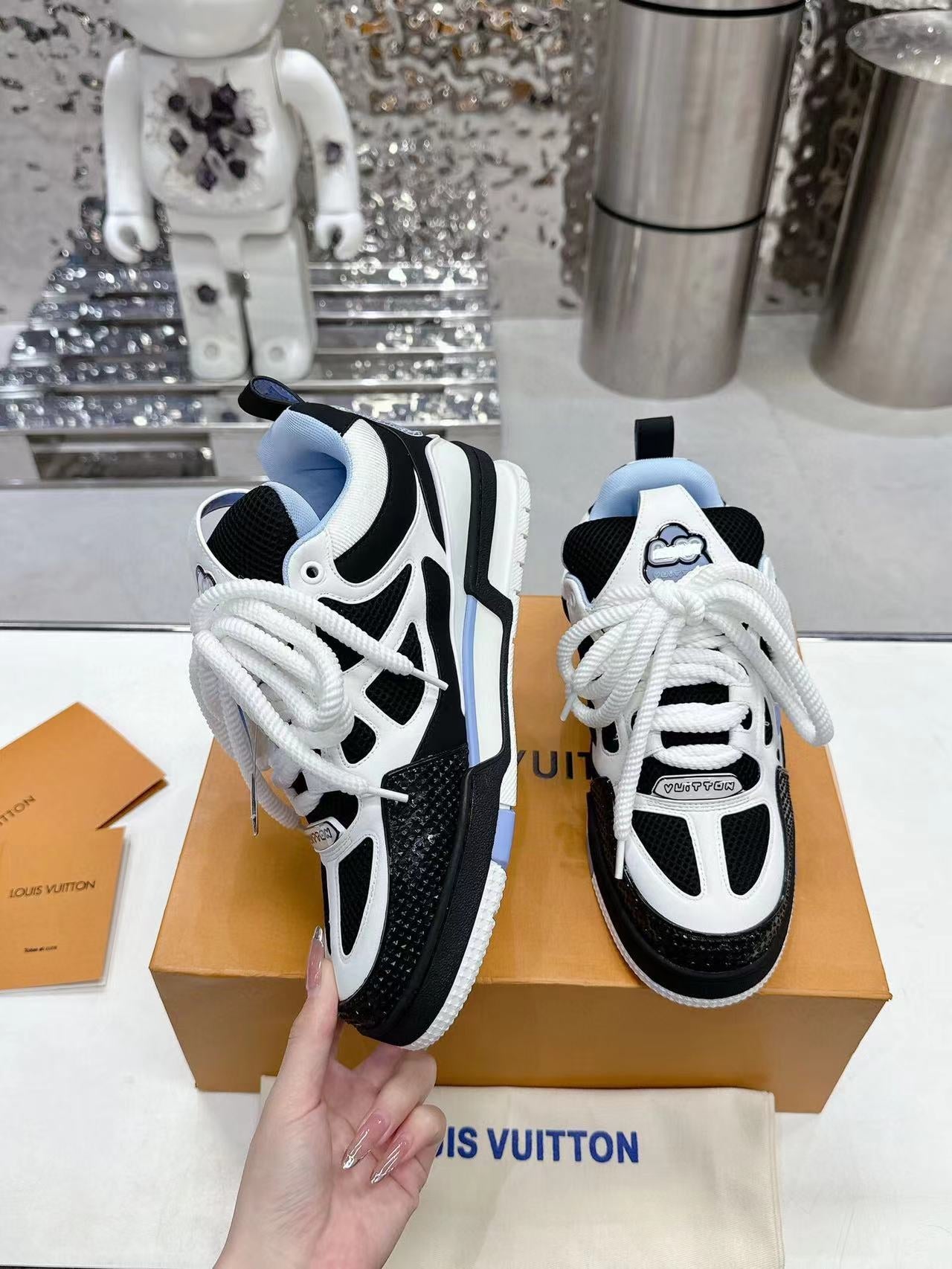 Tênis Skate Couro Branco com Detalhe Lateral
