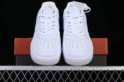 Tênis Cano Baixo Couro Branco Detalhe Swoosh Iridescente