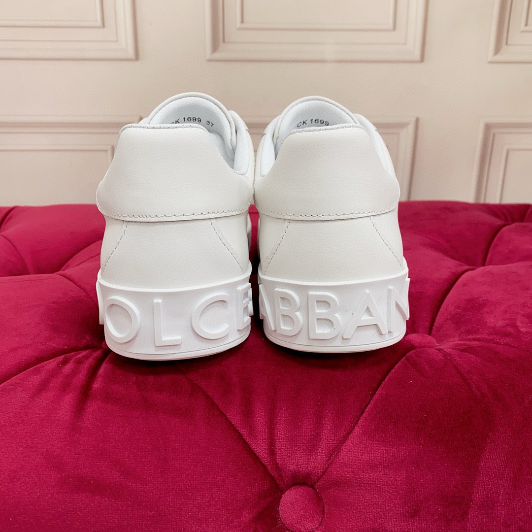 Tênis Couro Branco Detalhe Dourado Casual