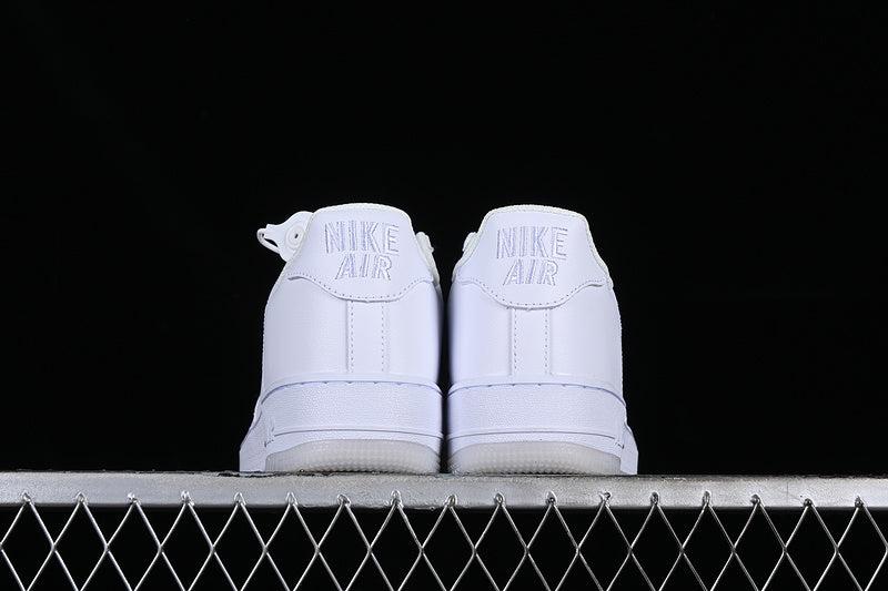 Tênis Cano Baixo Couro Branco Detalhe Swoosh Iridescente