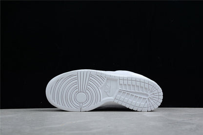 Tênis Cano Baixo Veludo Branco com Detalhes em Relevo