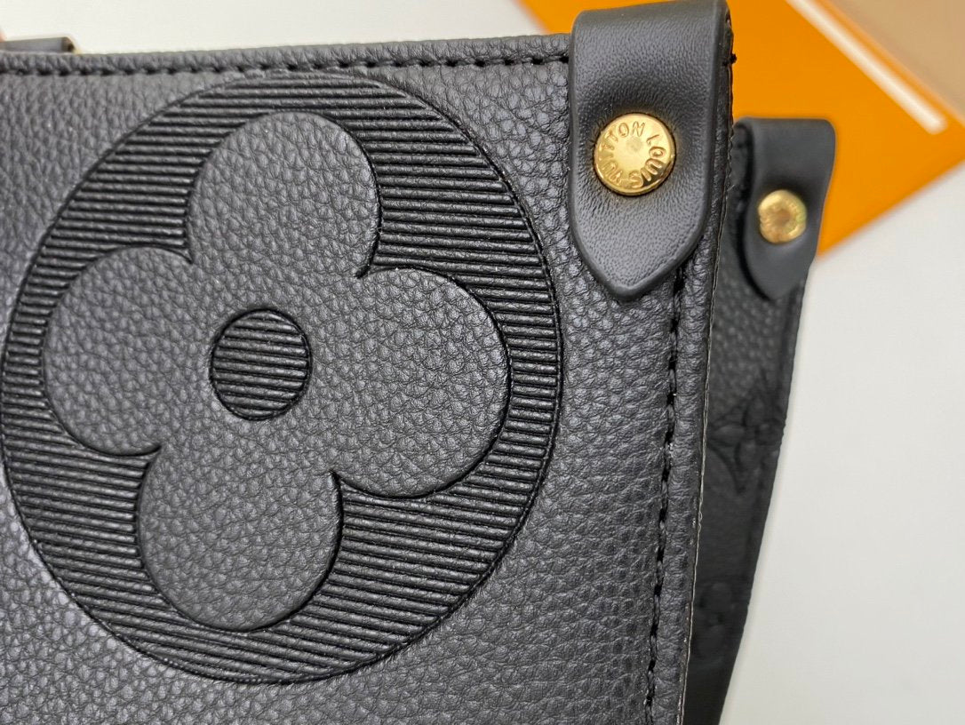 Bolsa Tote Couro Preto Padrão Monograma Geométrico GM