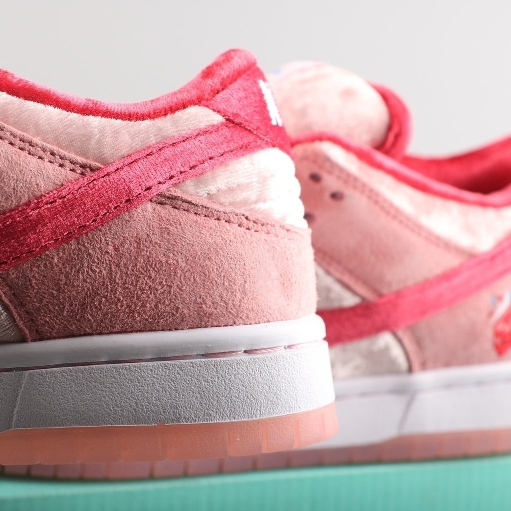 Tênis Cano Baixo Skate Couro Rosa Padrão Corações