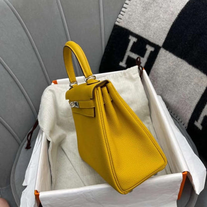 Bolsa Satchel Couro Estruturada com Fecho Frontal