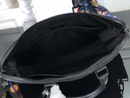 Bolsa Mensageiro Padrão Monograma Geométrico Marrom