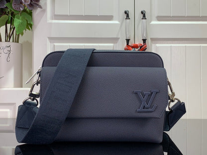 Bolsa Mensageiro Nylon Azul Marinho Detalhe Lateral