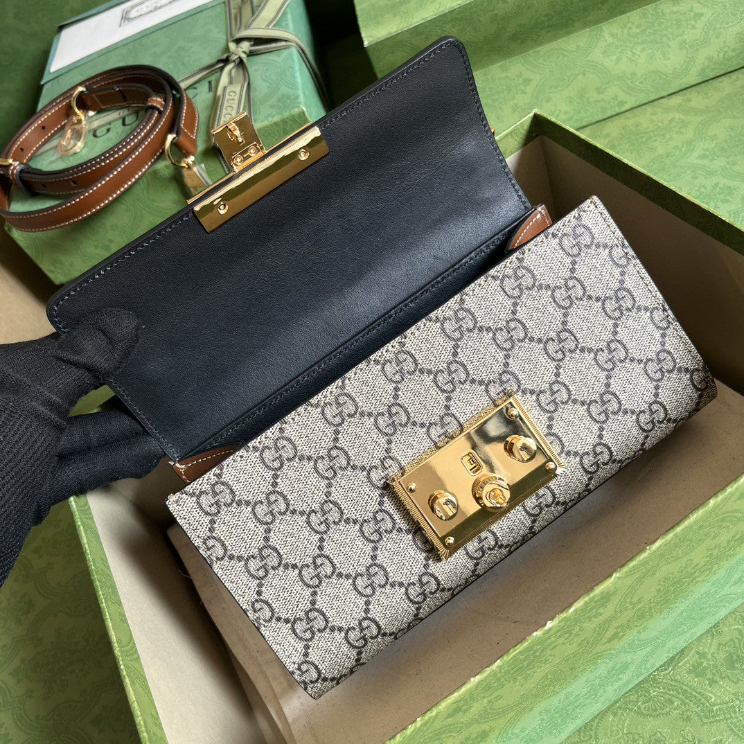 Bolsa Shoulder Couro Padrão Quadriculado Marrom Fechamento Cadeado Médio