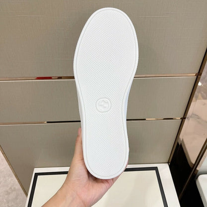 Tênis Slip-On Lona Padrão Entrelaçado Marrom e Bege