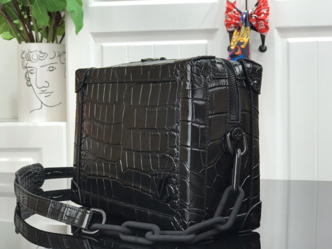 Bolsa Mini Couro Texturizado Preto Placa Frontal