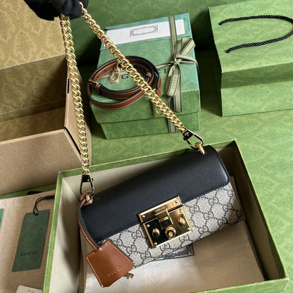 Bolsa Shoulder Couro Padrão Quadriculado Marrom Fechamento Cadeado Médio