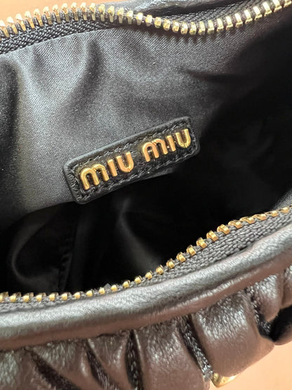 Bolsa Hobo Mini Cetim Acolchoado Preto