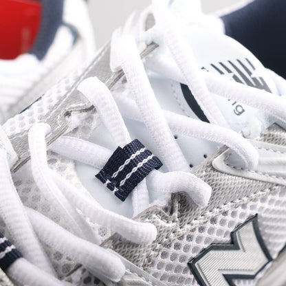 Tênis Runner Malha Branco Prata e Azul Marinho