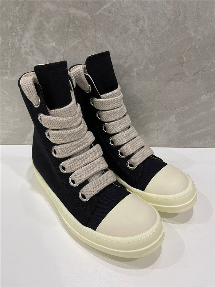 Tênis Cano Alto Nylon Acolchoado Preto com Detalhe Branco