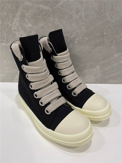 Tênis Cano Alto Nylon Acolchoado Preto com Detalhe Branco