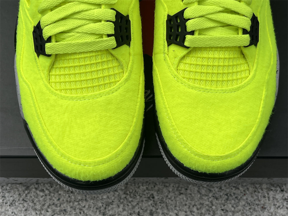 Tênis Cano Alto Basquete Branco Detalhe Verde e Laranja