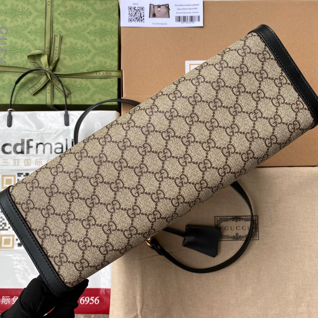 Bolsa Shoulder Couro Médio com Fechadura Frontal