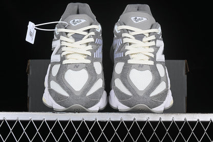 Tênis Runner Cinza e Branco Solado Espesso