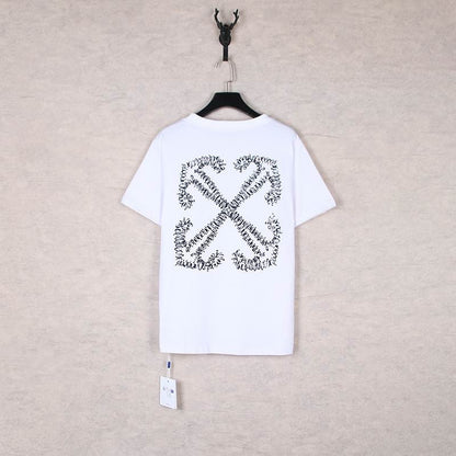Camiseta Algodão Branca Seta Frontal Estampada