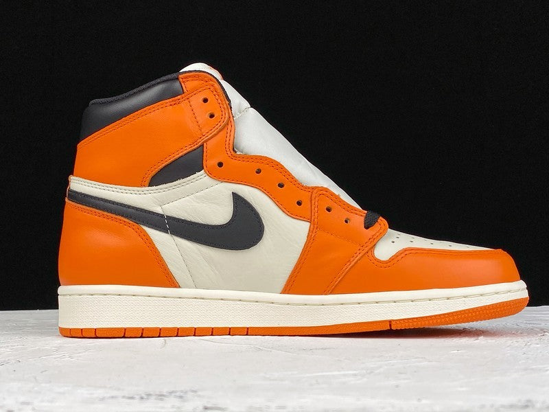 Tênis Cano Alto Basquete Couro Branco Laranja Preto