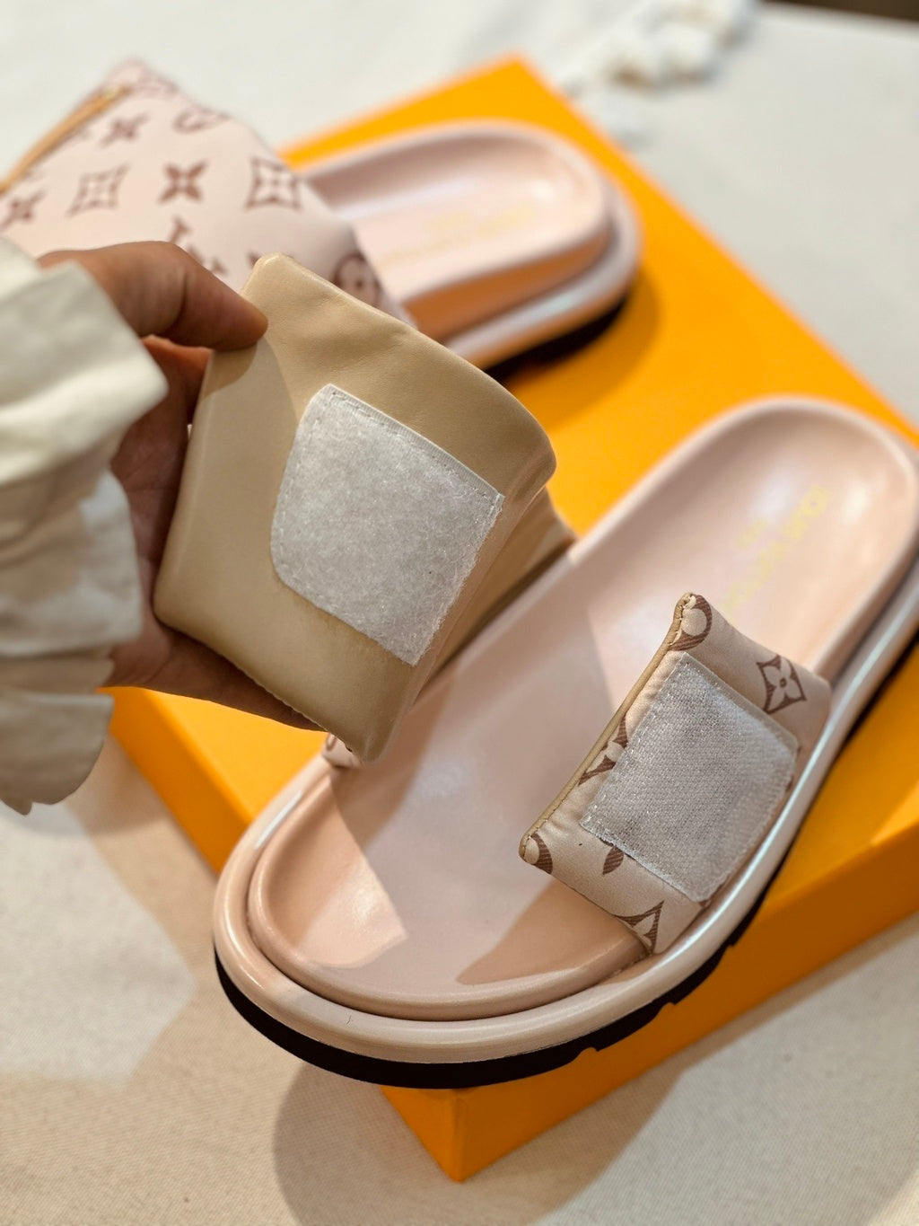 Chinelo Meia-pata Almofadado Azul Claro