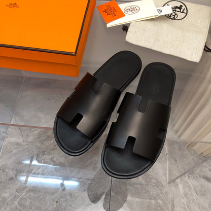 Sandália Couro Liso Preto Tira Cruzada
