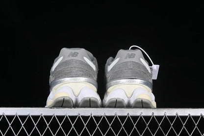 Tênis Runner Cinza e Branco Solado Espesso