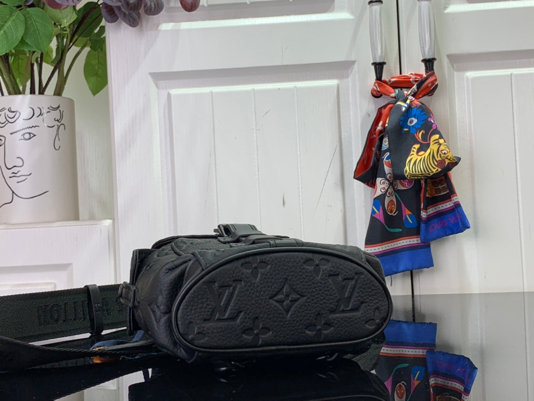 Bolsa Nano Couro Taurillon Padrão Monograma Geométrico