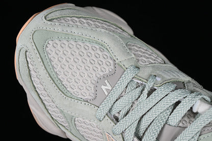 Tênis Runner Couro Cinza Prata Detalhes Verde Musgo