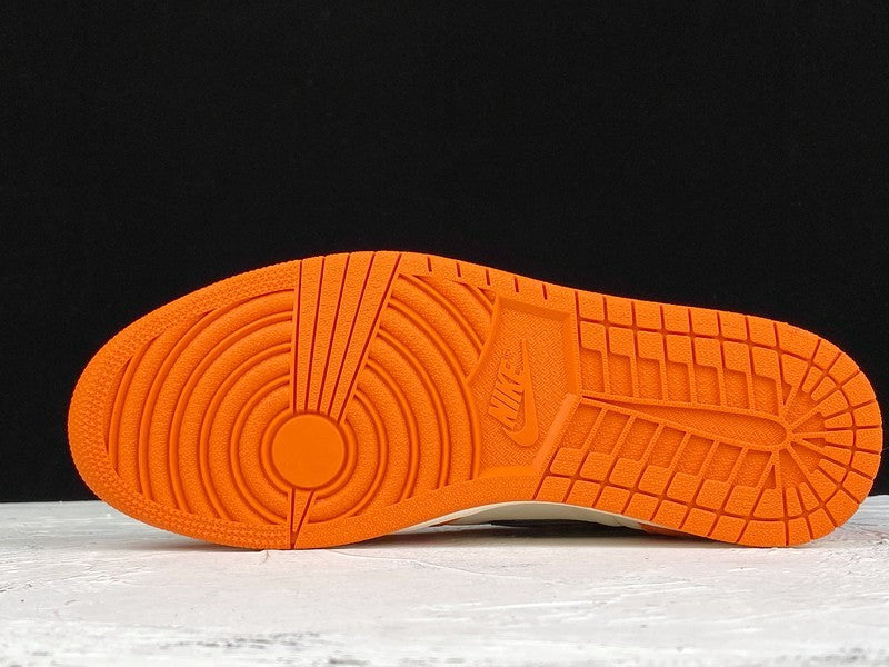 Tênis Cano Alto Basquete Couro Branco Laranja Preto