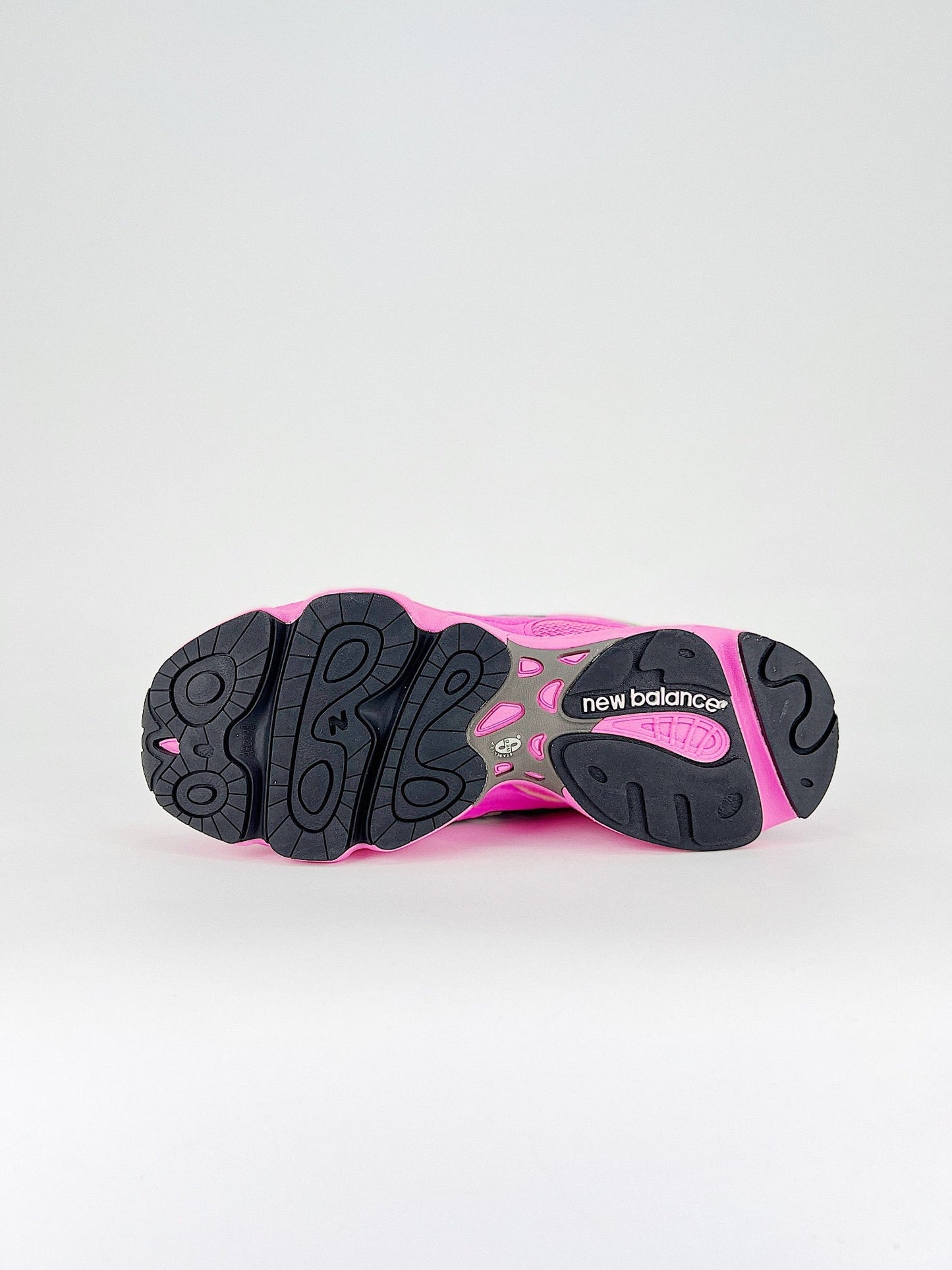 Tênis Runner Camurça Bege Detalhes Rosa e Verde