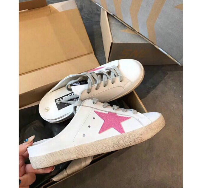 Tênis Slip-on Couro Rosa Com Estrela Aplicada