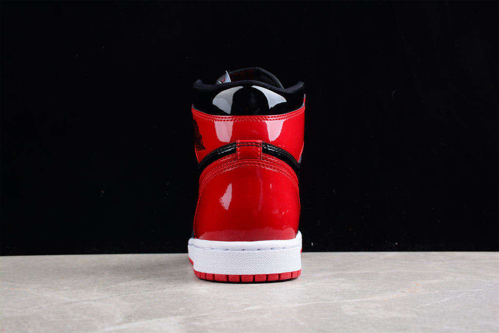 Tênis Cano Alto Basquete Couro Verniz Preto e Vermelho