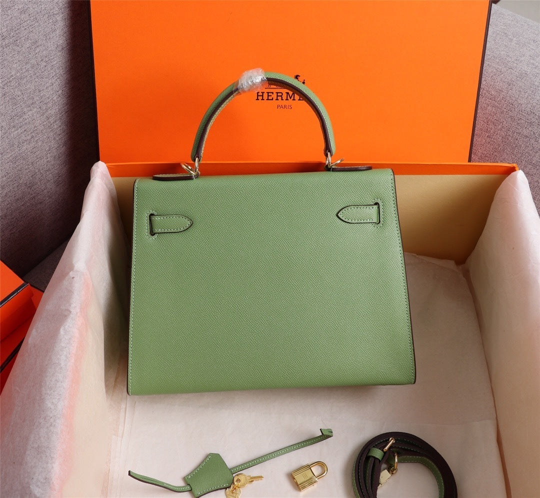 Bolsa Satchel Couro Estruturada com Fecho Frontal