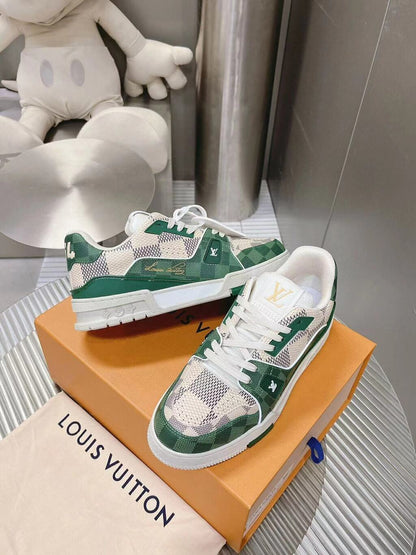 Tênis Couro Branco Detalhes Coloridos Verde Cinza Marrom