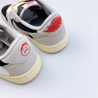 Tênis Cano Alto Basquete Beige Infantil Detalhes Contrastantes