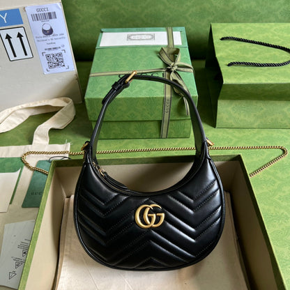 Bolsa Mini Couro Matelassê Letras Entrelaçadas Preto
