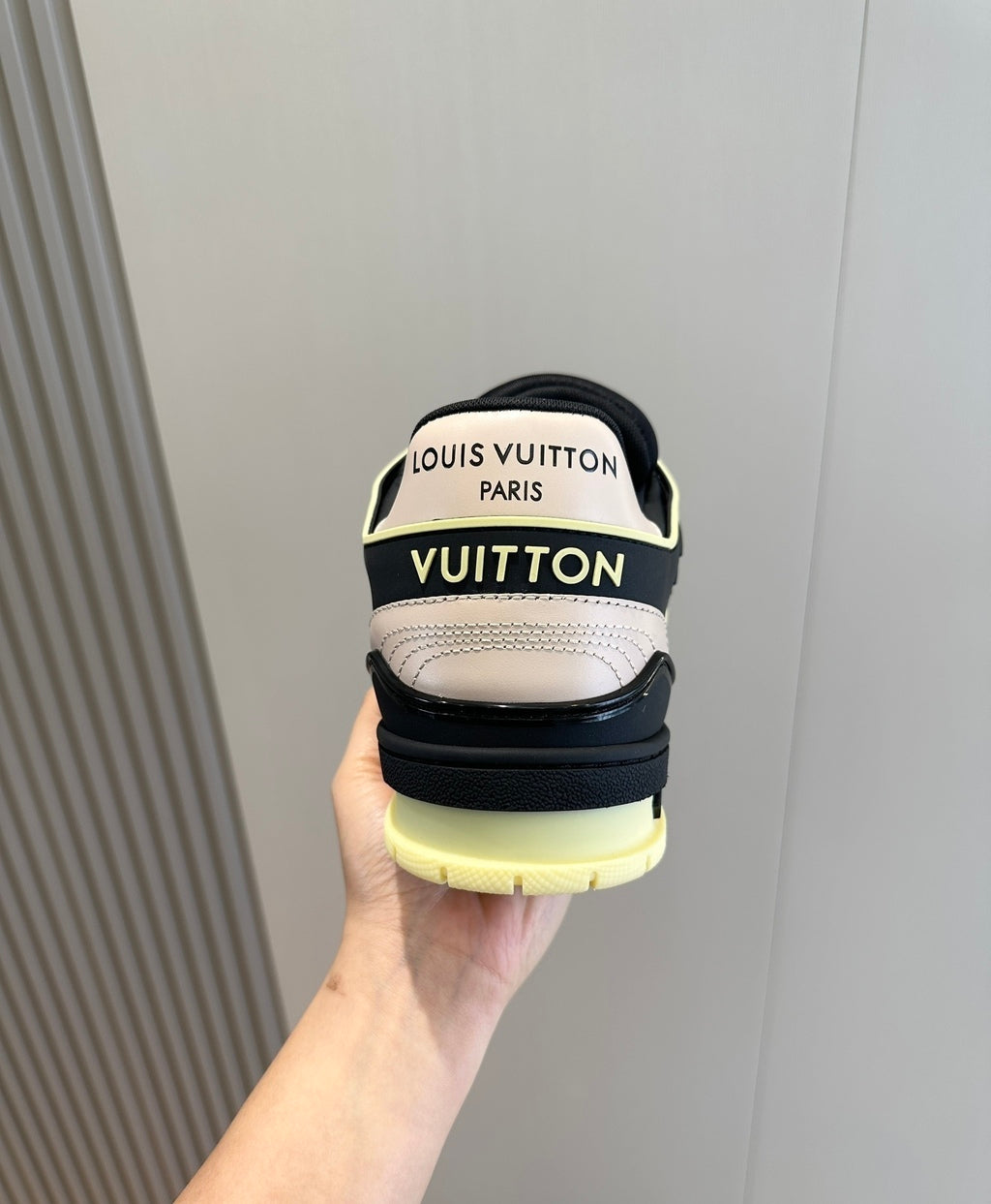 Tênis Casual Couro Branco Preto Amarelo
